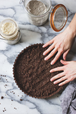 sweetoothgirl:  Rum-Kissed Banana Butterscotch Cream Tart in a Cocoa-Buckwheat Crust {Gluten-Free}   