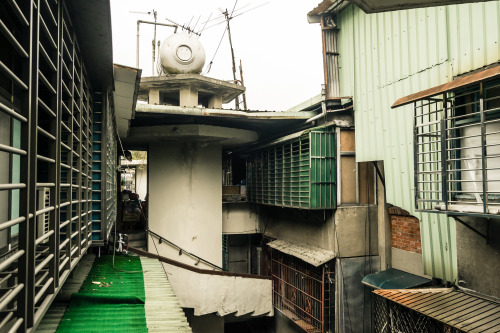 bellatorinmachina: Hong Kong, Nanjichang A vintage 1960s era KMT public housing project in Wanh