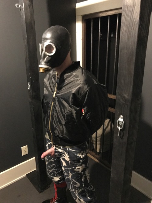 seabondagesadist:Skin in the playroom. Tied porn pictures