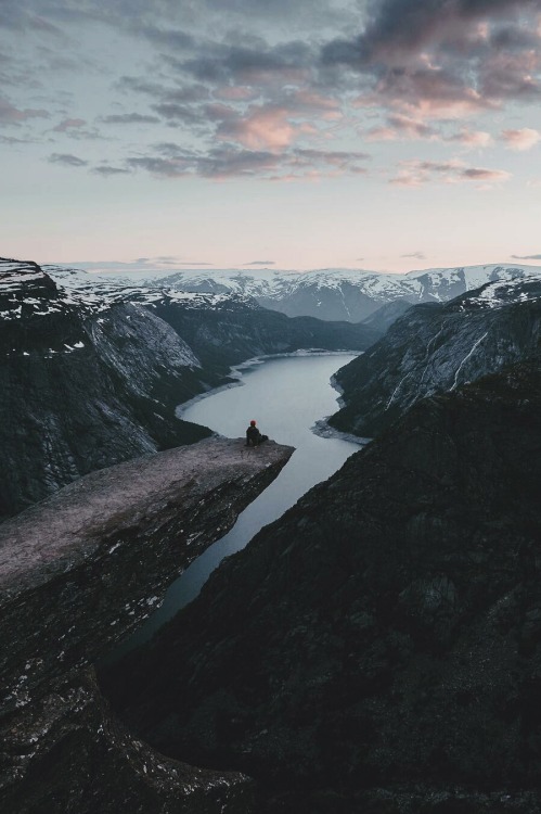 Porn photo ikwt: Admiring the beauty of nature (muenchmax)