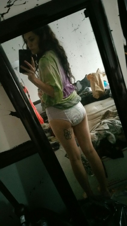 sexycock05:  diapergirljade: diapers. . enough said?  Gorgeous 