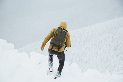 Shots from the second Northeast Collective Instameet in January, this time on top of Mount Pierce in