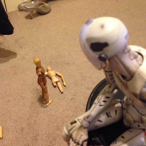 chronically–cute:  SO MY FRIEND FOUND A REALLY CREEPY ARTIST’S MANNEQUIN BUT THEN IT GOT WEIRD SEND HELP 