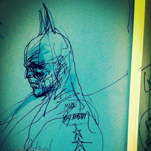 Batman #art #toilets #paris #bar #lecavecafe #cavecafe #batman #drawing #door #comic #paris18 (en La