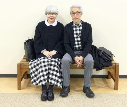 summer-breezy:sancty:This Japanese couple, who have been married for 37 years, share their matching 