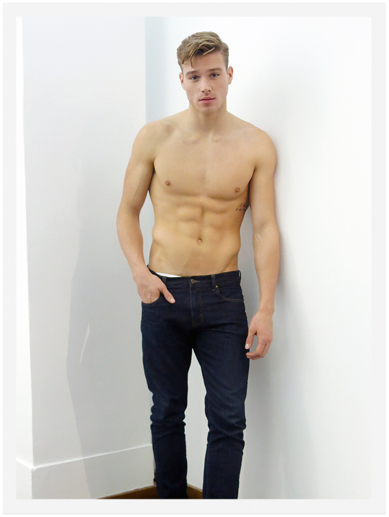 speedobuttandtaint:  manculture:  Matthew Noszka  Speedobuttandtaint : Hot men ,