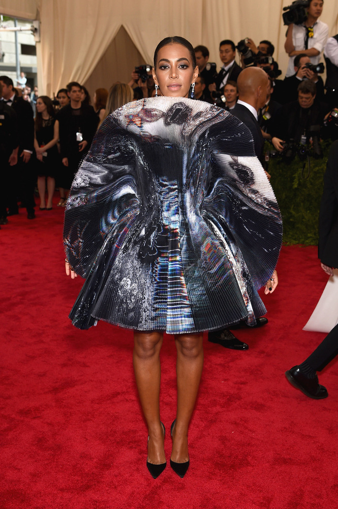 huffingtonpost:  Met Gala 2015 Red Carpet: See All The Stunning Dresses Of The Night(Source:
