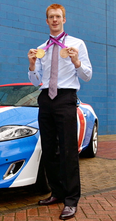 mostlyredheads: British track-and-field athlete Ed Clancy. Proudly showing off for his man.