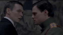 tumblr_oq2fdmkQDu1u7n17do4_250.gifv