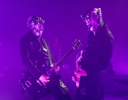 itsjustathingbutnevermind:The Best Damned Bromance of All Time <3 Alpha & Omega