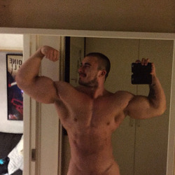 musclegods224:  Peterjhv  There&rsquo;s more of this on Kirk&rsquo;s stash