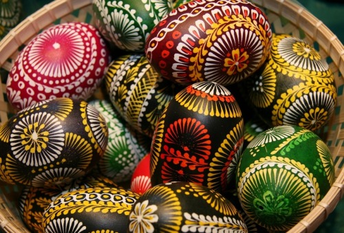 lamus-dworski:Traditional pisanki (decorated Easter eggs) from various regions of Poland [all images