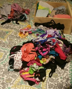 pantyfetishpete:  That moment when you walk in and your keyholder dom GF @petesdomgirl36 is going thru her panty drawer…..mmmm. This sends me into a panty frenzy!