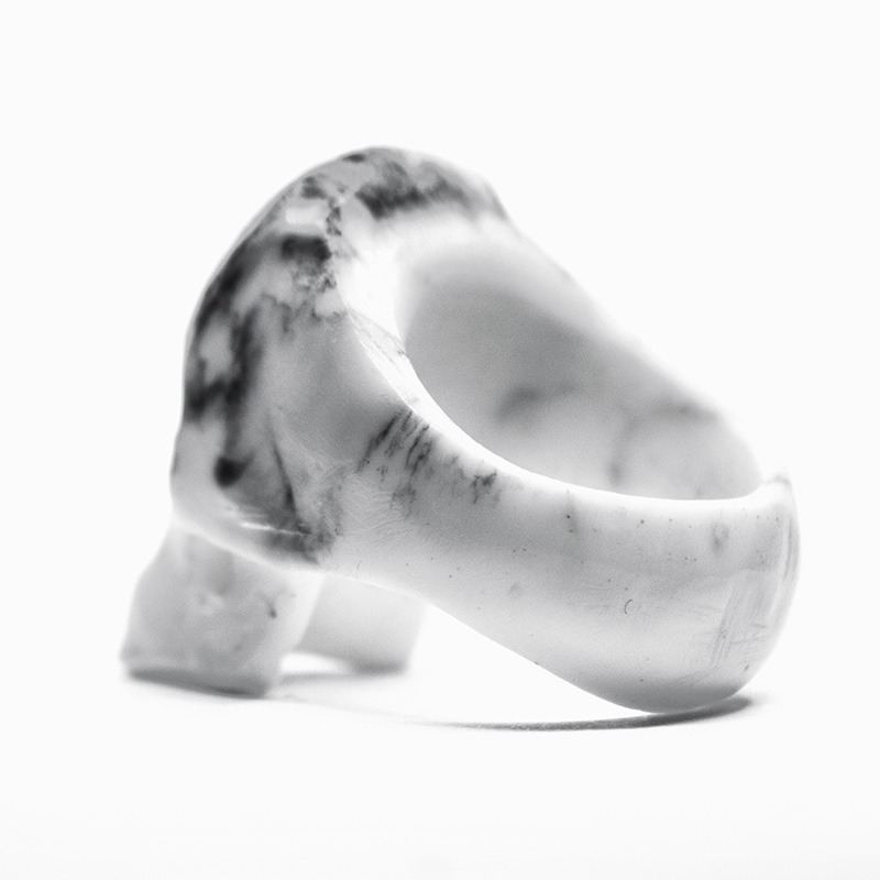 macabregadgets:  Marble skull ring by MACABREGADGETS.COM