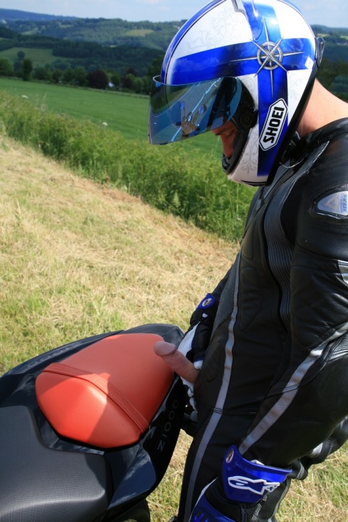bikerladuk:  MMMMFUKINJIZITBRUV!!!