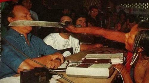 oldschoolpic:1989. Amazonic warrior Tuira Kayapo confronts the leader of Petrobras, a energy company trying to build a dam in the amazonic jungle by Segundaleydenewtonnn