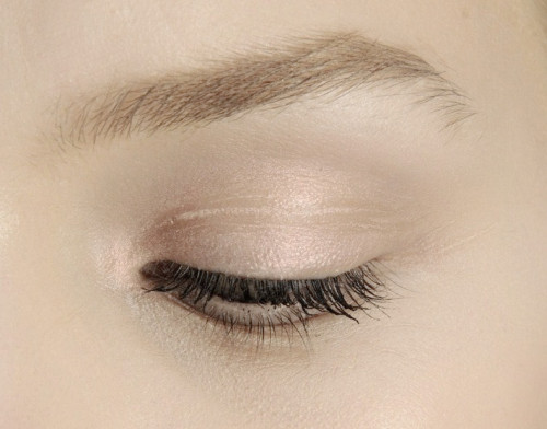 wink-smile-pout: Make-up at Valentino Spring 2012 