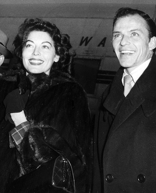 francisalbertsinatra:Frank Sinatra and Ava Gardner arriving in London, December 1951