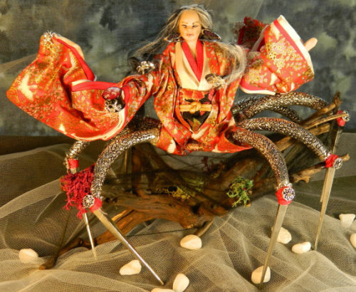 toytheatre:Various Jorōgumo dolls - the spider-woman yokai ( x , x , x , x )