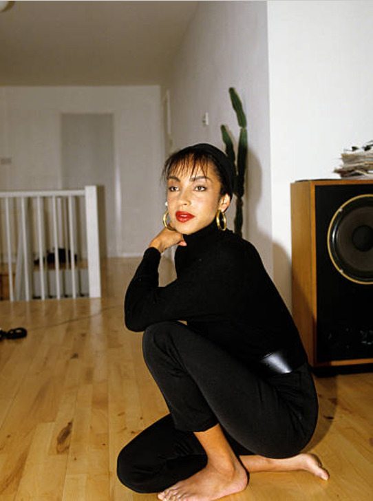 twixnmix:  Sade photographed by Jean-Claude Deutsch at home in London, 1985.   
