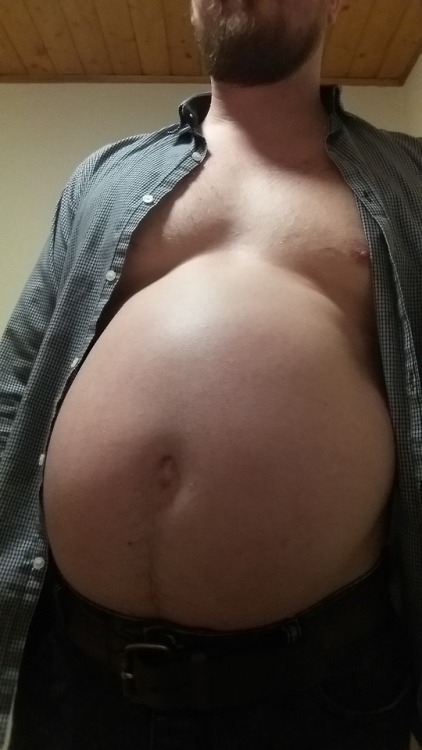 growingexjock1986: Me being an absolute glutton. I need food and a feeder