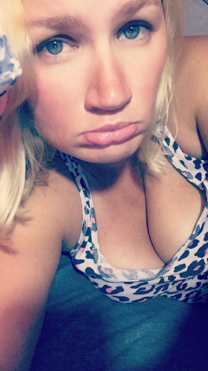 irishsweetie101:  I am so lonely…. I have nobody to call my ownnnn 😔