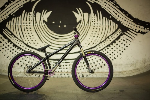 stephanbednaic:  A few months ago I did some photos of my friends bike for a bike check. It’s his ni