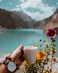 aabbiidd:   Chai &amp; Attabad Lake 💙•Gojal Valley, Hunza.Pakistan. (Instagram: aabbiidd)