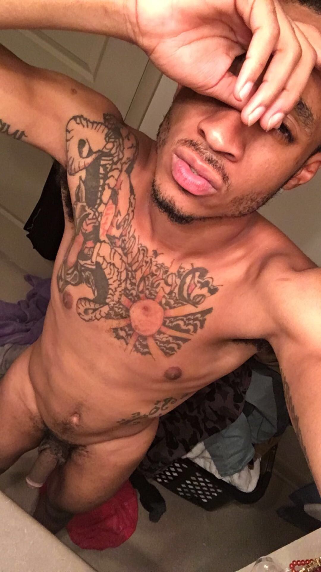 lildaddyjake:  iamdzaire:  #VersLife   🚶🏾🚶🏾🚶🏾F͟͟O͟͟L͟͟L͟͟O͟͟W͟͟