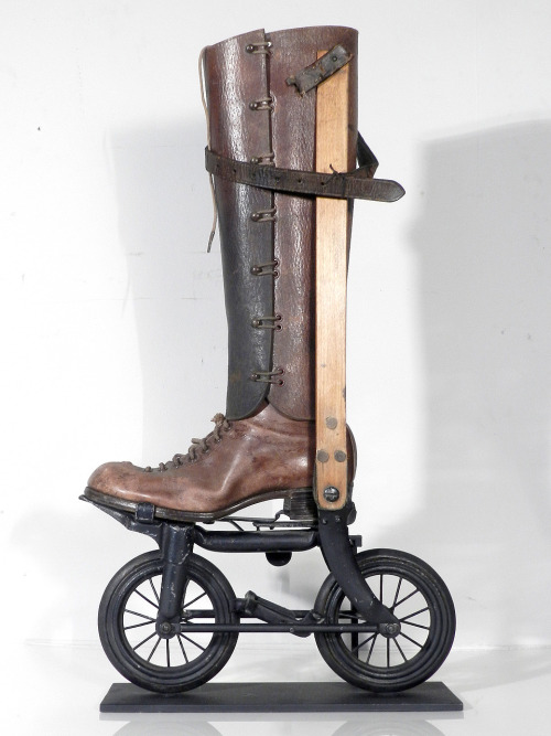 steampunktendencies:Rare Victorian Era Ritter road-skates or foot bicycles. 1898