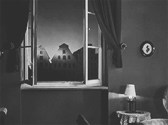 himmelgrau:  me every morning 