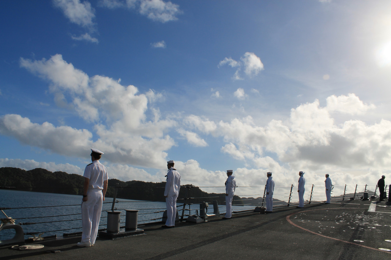 americasnavy:  Are you ready to man the rails?
