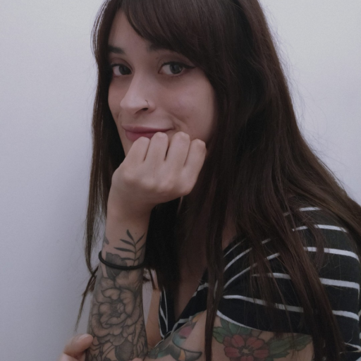 Escribir "sdghkjftbgf" y borrarlo por que no te salió bonito.