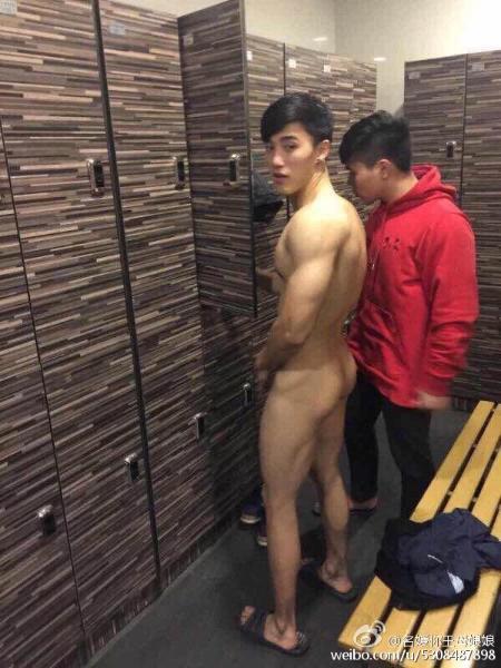 mantop10691:  中國超級天菜男模.兼健身教練..被朋友陷害露點了..我的心也碎了….怎麼這麼小