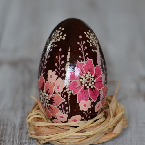 lamus-dworski: More of beautiful pisanki (decorated Easter eggs) made by artist Femi on arsneo.