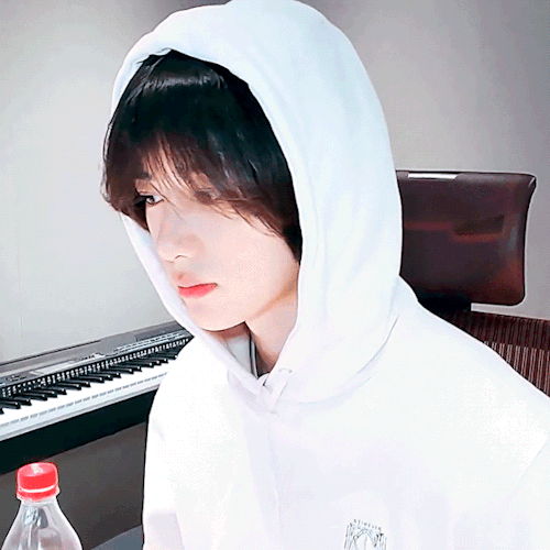 Warnings; Sub!beomgyu, Dry Humping, Readers Older, Established Rs