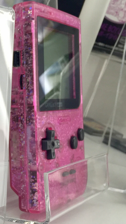 isquirtmilkfrommyeye:This Game Boy Pocket is just one of two prototypes ever made! Mattel, the maker