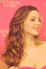 we-should-fuck-now-that-i:  anastacia-grey:  famous hair of the day: Miranda Kerr   ♥