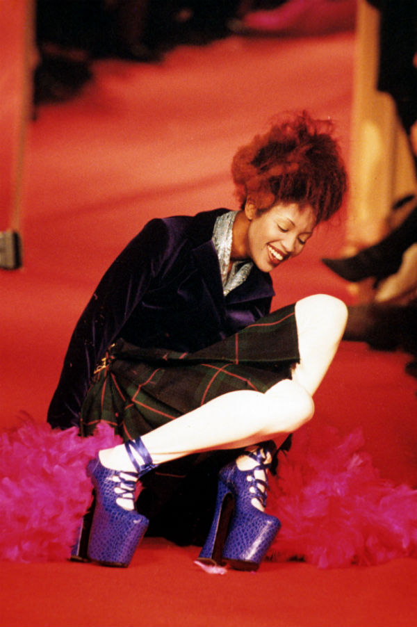 with-practice:  Naomi Campbell Falling At Vivienne Westwood 1993 