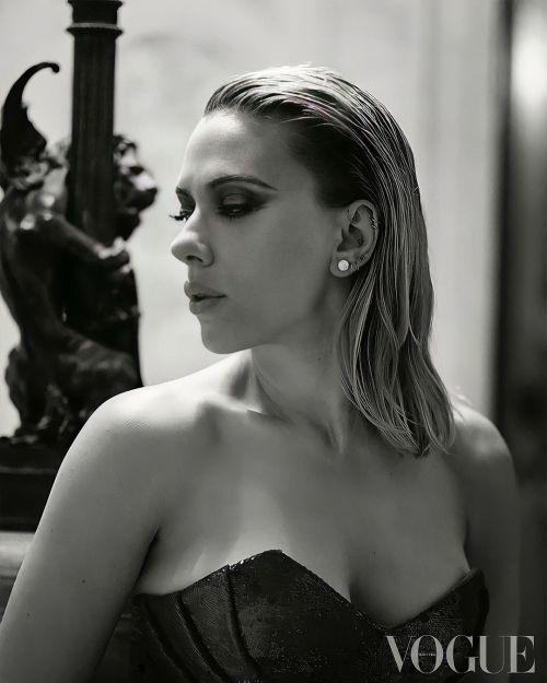 Starlets:  Scarlett Johansson