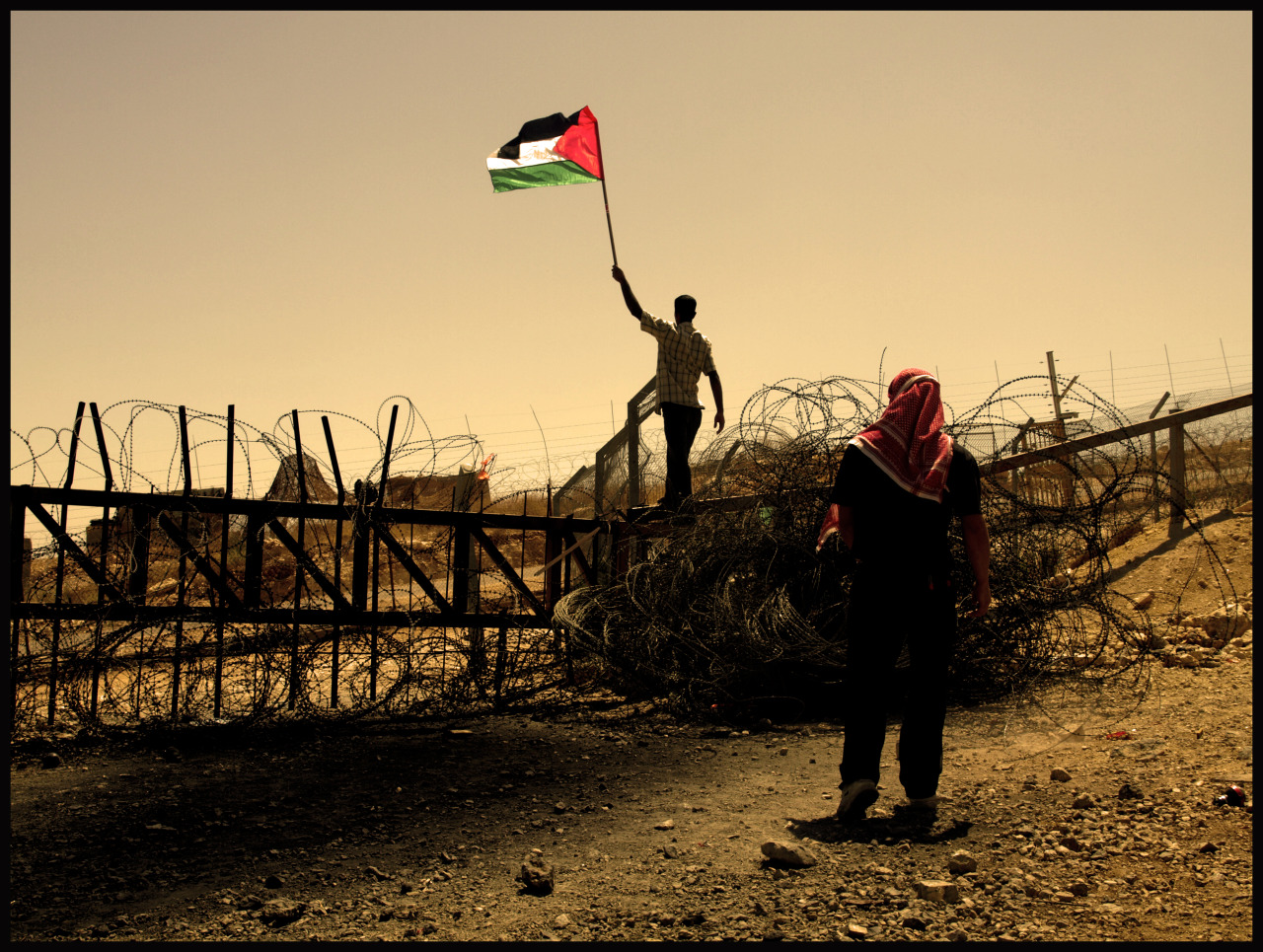 humorhistorico:  Fuerza al pueblo Palestino, fin a la colonización y el racismo!!.