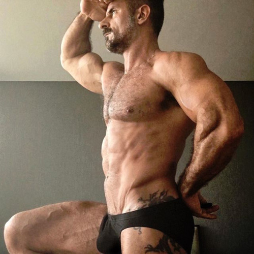 planesdrifter:  Follow planesdrifter: trueTHAT if you’re an admirer of older, hairy natural and muscular men.Check it out and the archive too or the live cams.
