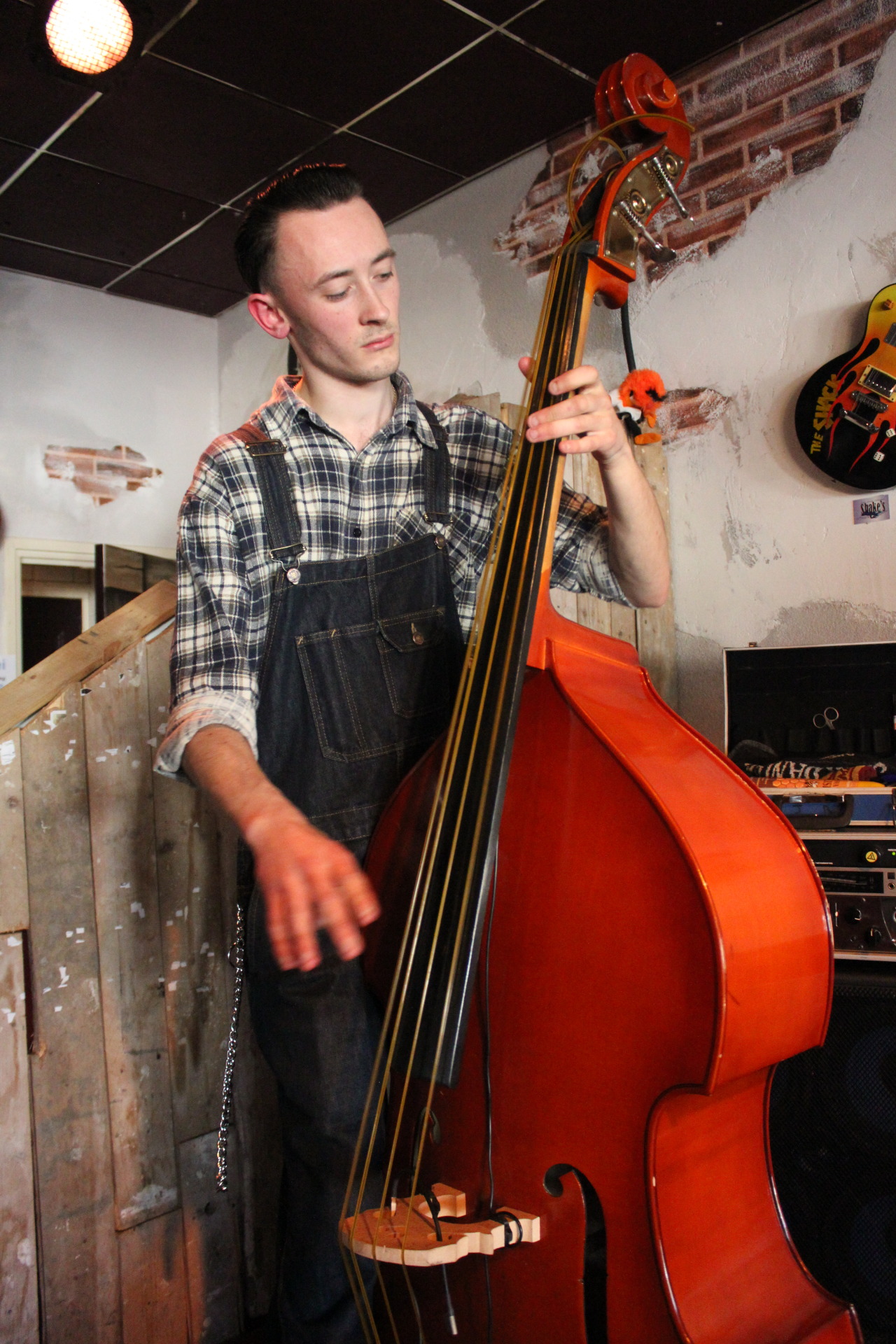 whooptyfreakingdoo:  Sixteen and the Sidewinders live at the Shack! 