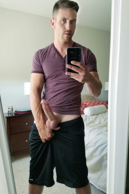 brainjock:  Hung David!  p. 1  This str8 stud has a lot of pics online, but no one ever put up his story so I decided to find out….David is 31, 5'7, 150, and has a 8x6" veiny cock! He lives in Maine and works at a furniture consignment store. He’s