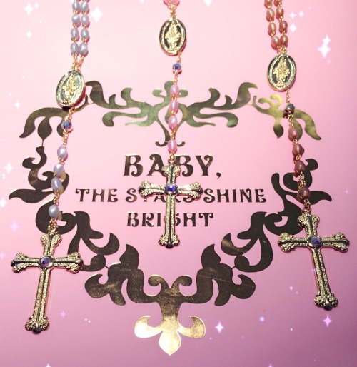  ʚ✞ɞ Sparking and bright, Florence’s Rosary necklace brings radiance to any outfit ʚ✞ɞhttp://w