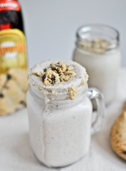 do-not-touch-my-food:Chocolate Chip Cookie Kahlua Milkshakes