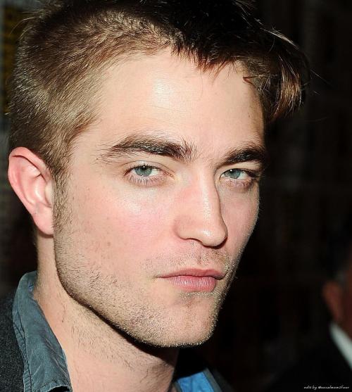 socalmom2four:  #365DoR ~ Day 200 ~ 7.19.13 ~ Favorite pic of Rob from Comic Con 2011…picked my top 10! Even with his Cosmopolis hair cut he still managed to look amazing…as always. <3 