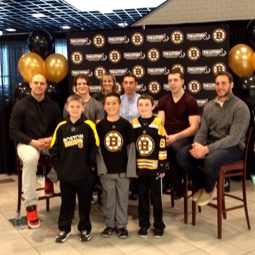 These young fans got to meet Dennis, Torey, Chris, Jordan & Matt today as part of the MA State Lottery VIP Practice Experience. #NHLBruins