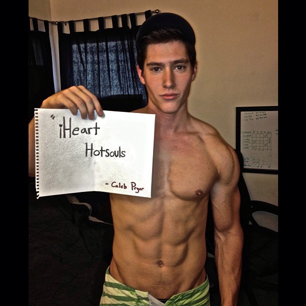 hotsouls:  aw how sweet! my fave twins wanted to show their support!! fuck haters!