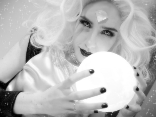 m3rryg4m: g4mmercie: Hello Starlight, you certainly gave everyone a scare. Debut of the White Diamon